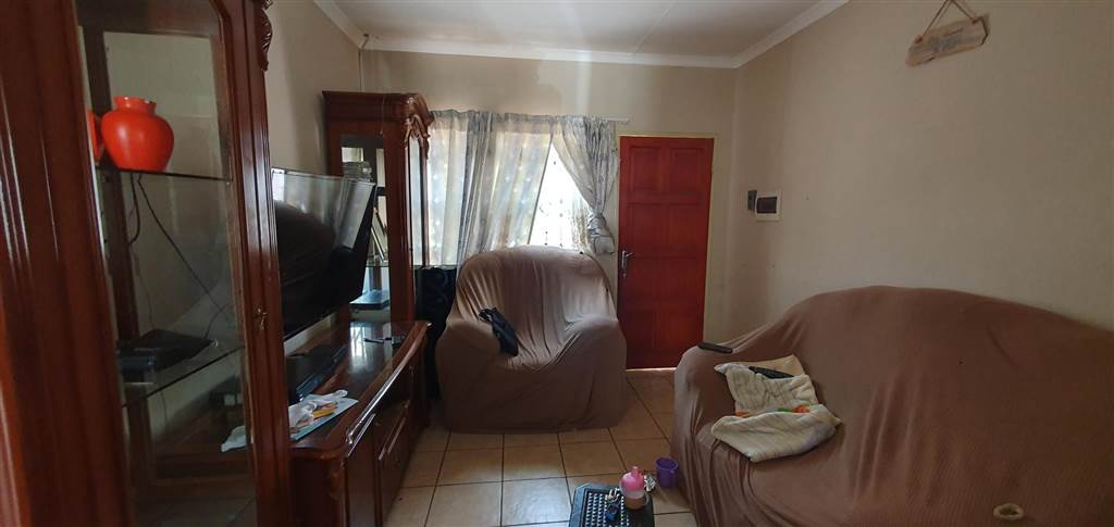 3 Bed Townhouse in Duvha Park photo number 9