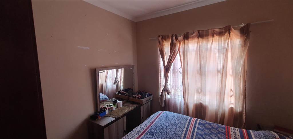 3 Bed Townhouse in Duvha Park photo number 12