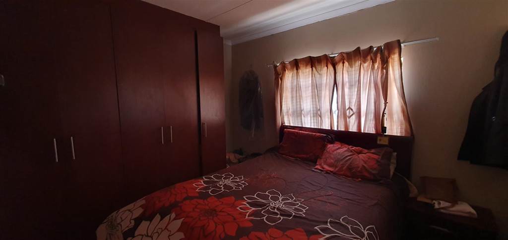 3 Bed Townhouse in Duvha Park photo number 11