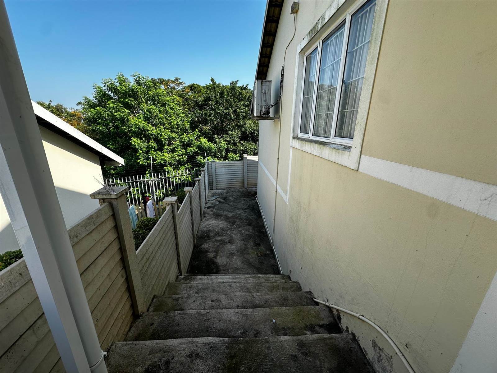 2 Bed Townhouse in Mt Edgecombe photo number 10