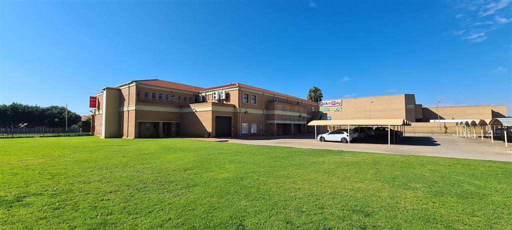 2522  m² Office Space in Potchefstroom Central photo number 4