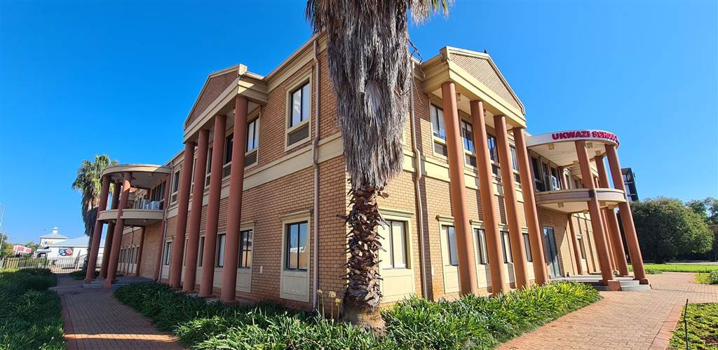 2522  m² Office Space in Potchefstroom Central photo number 1