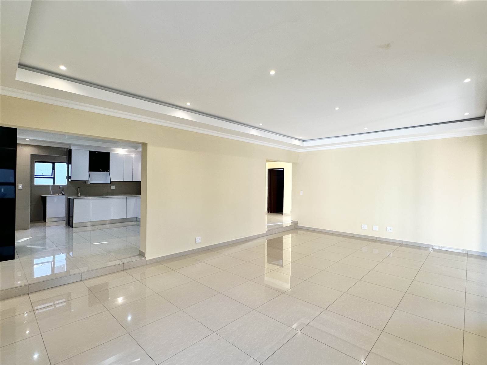 4 Bed House in Blue Valley Golf Estate photo number 5