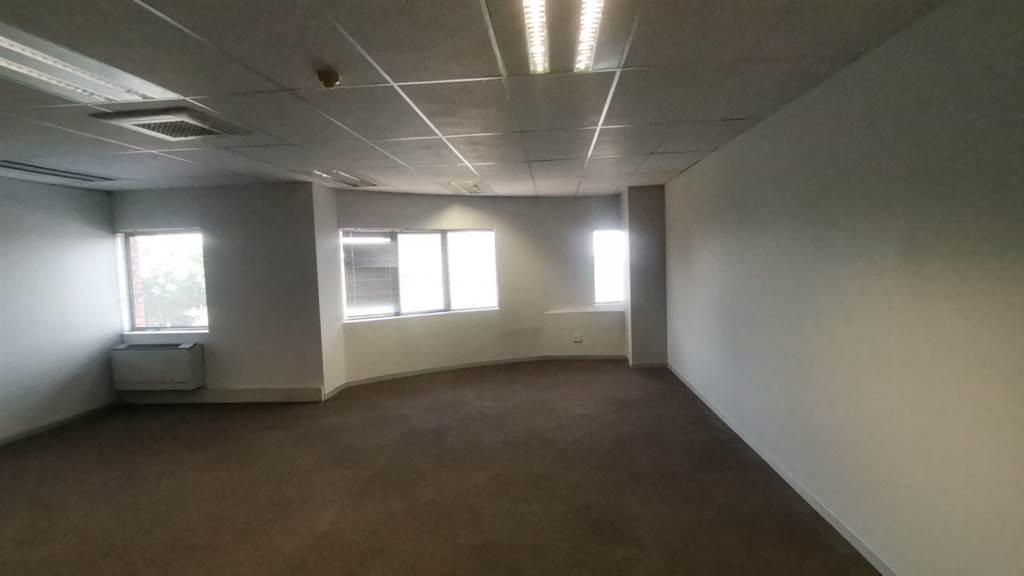 474.1  m² Commercial space in Parktown photo number 8