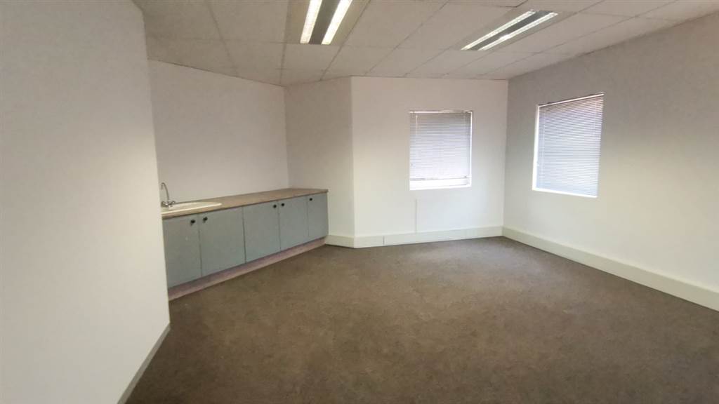 474.1  m² Commercial space in Parktown photo number 25