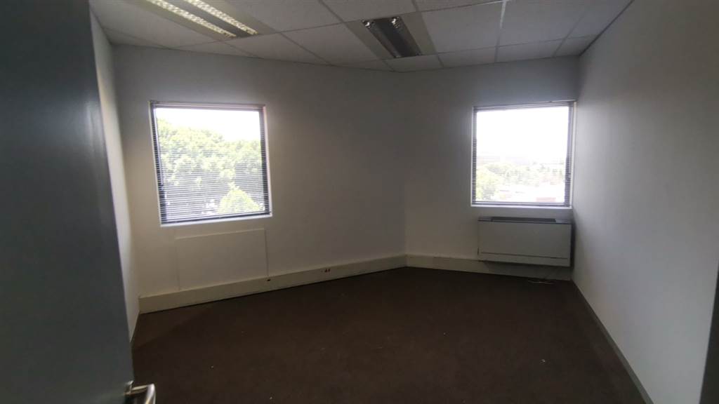 474.1  m² Commercial space in Parktown photo number 15