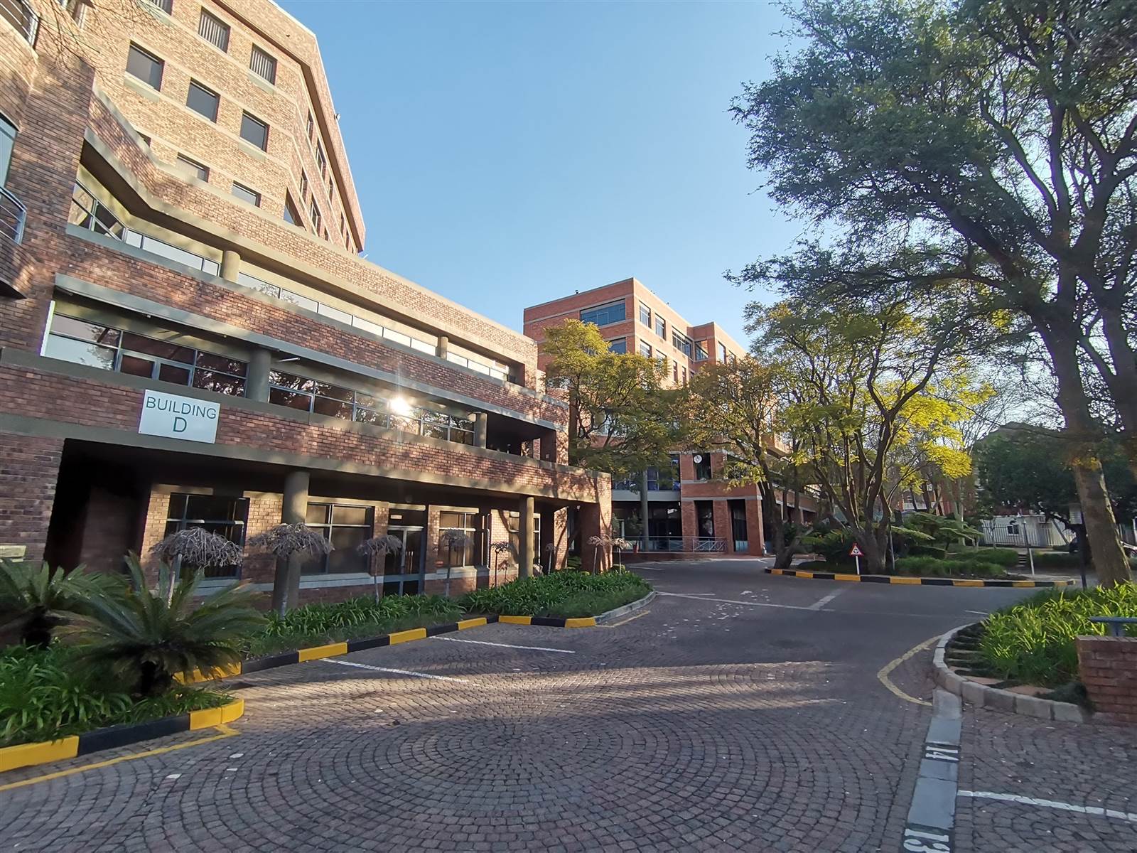 474.1  m² Commercial space in Parktown photo number 2