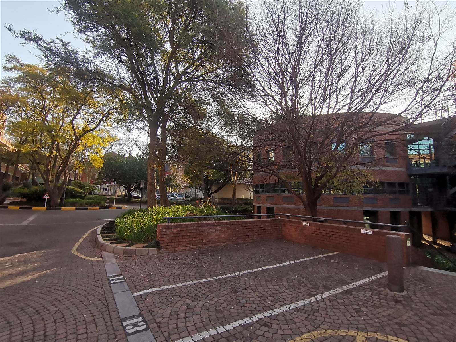 474.1  m² Commercial space in Parktown photo number 4