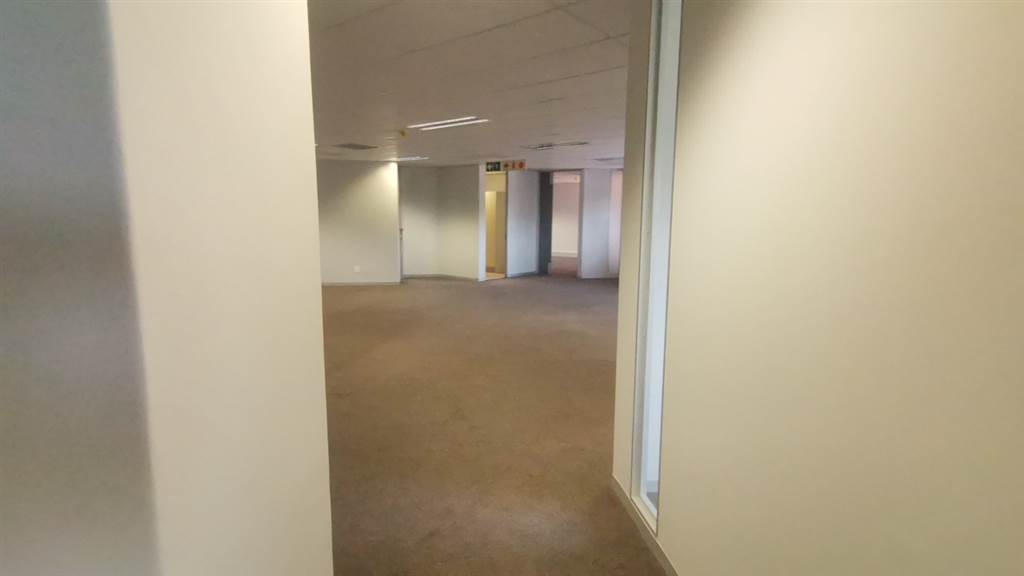 474.1  m² Commercial space in Parktown photo number 17