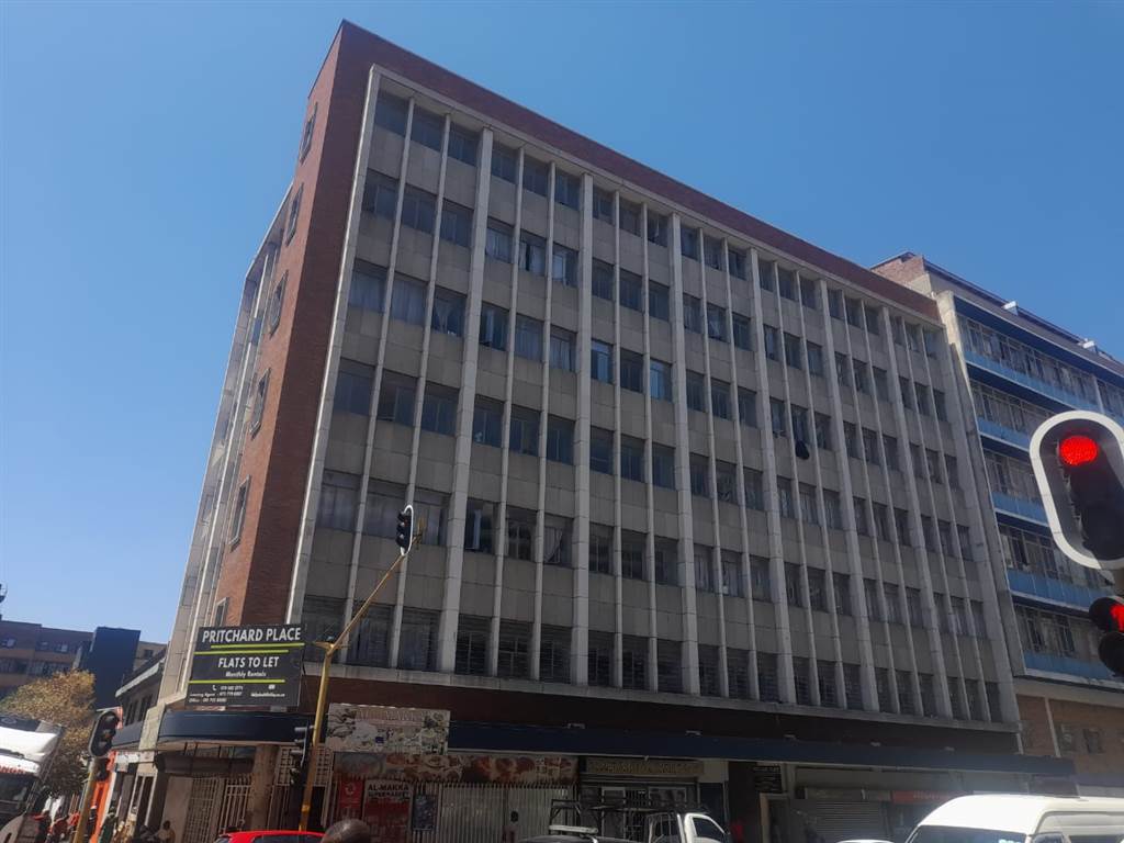 61 Bed Flat in Hillbrow photo number 1
