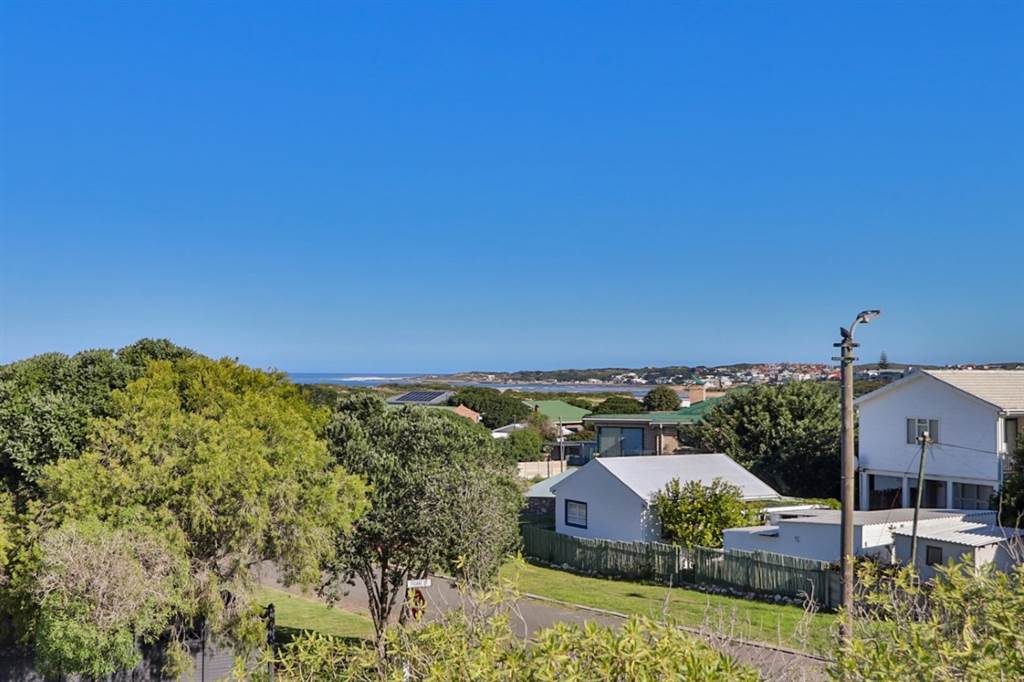 7 Bed House in Stilbaai photo number 5