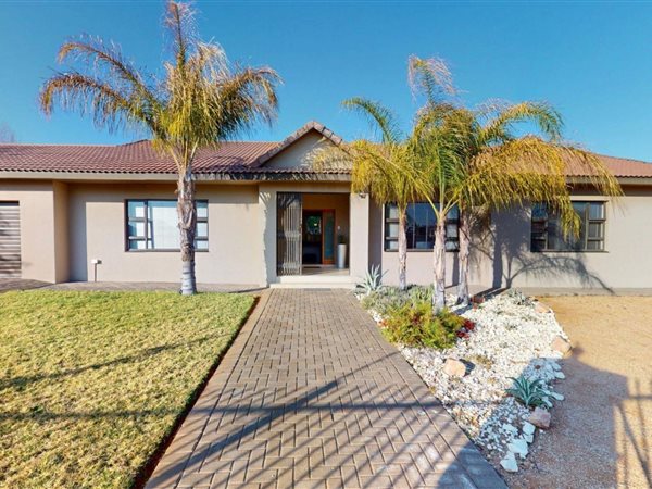 4 Bedroom House 4 Bedroom House