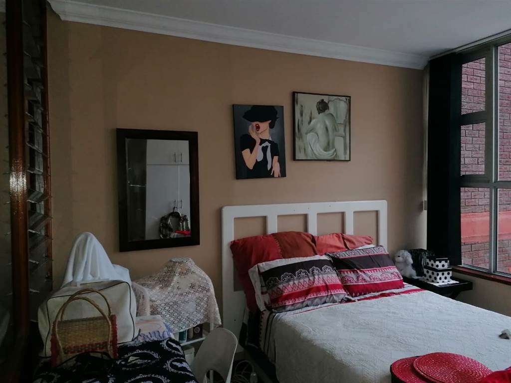2 Bed Apartment in Durban CBD photo number 6