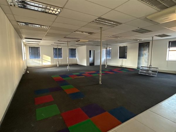 253.3 m² Commercial space 253.3 m² Commercial space
