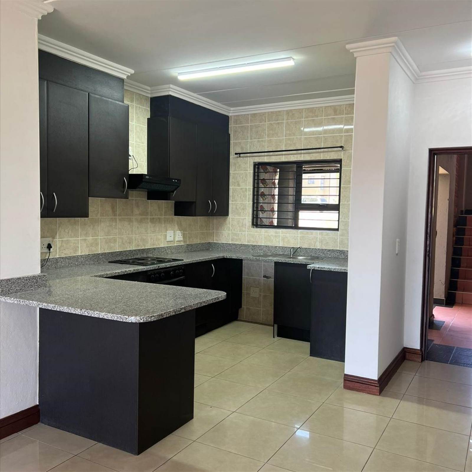 2 Bed Townhouse in Lenasia photo number 1