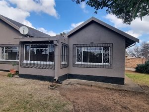 4 Bed House in General Alberts Park