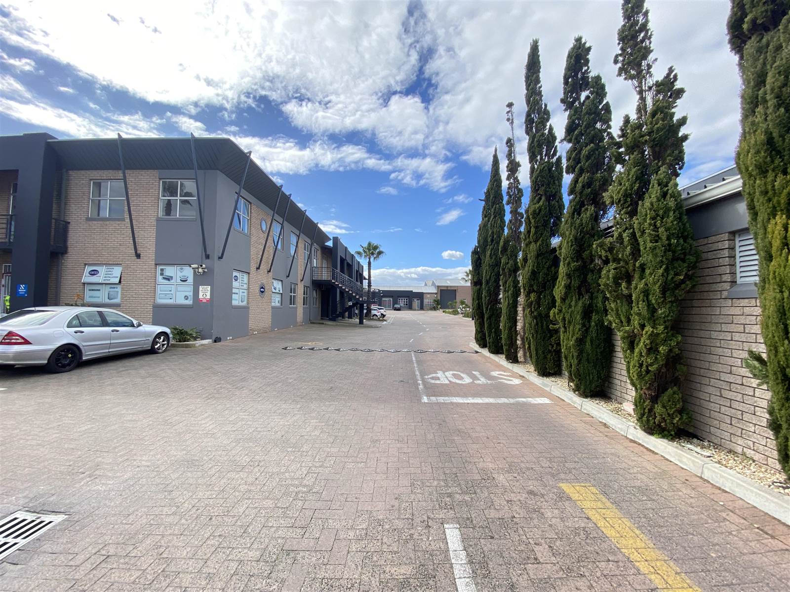 100  m² Commercial space in Milnerton Central photo number 17