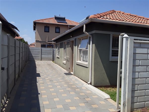 2 Bed House in Leopards Rest Security Estate