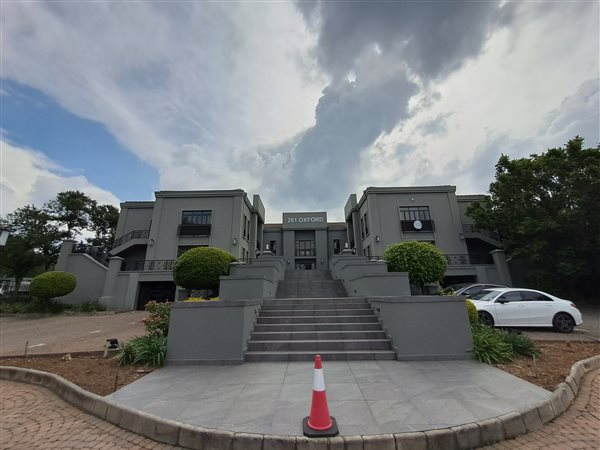 545  m² Commercial space in Illovo