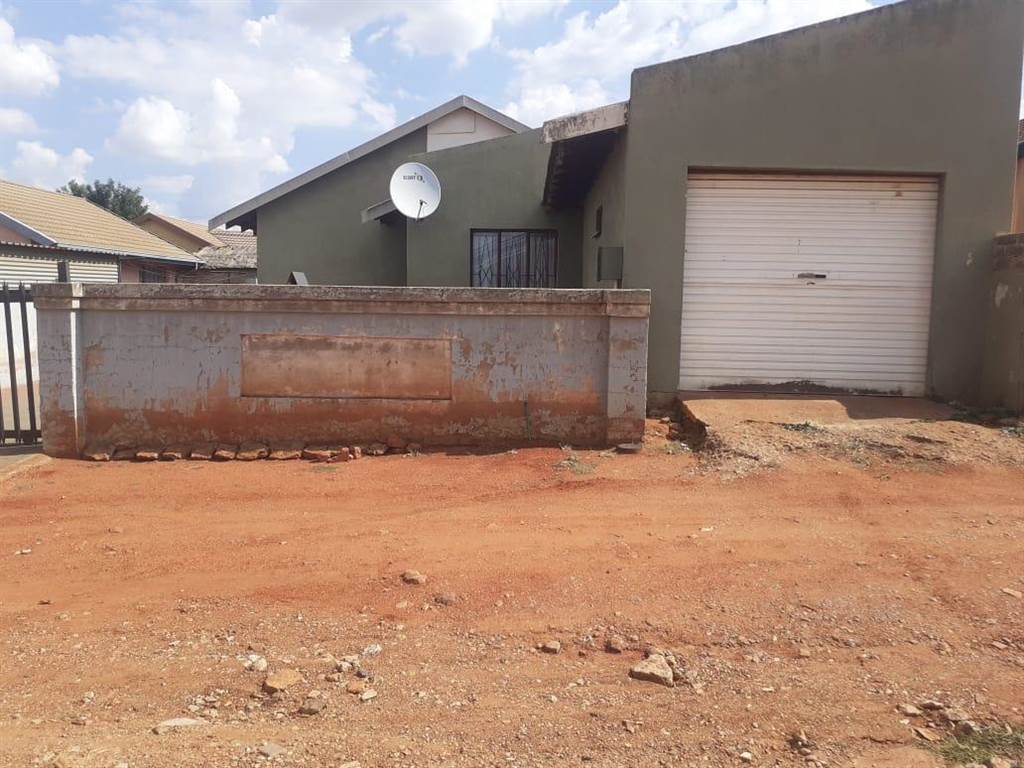 3 Bed House in Sebokeng Zone 6 photo number 11