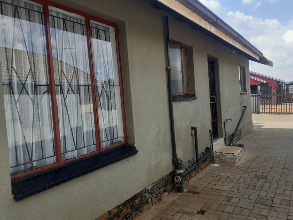 3 Bed House in Sebokeng Zone 6 photo number 1