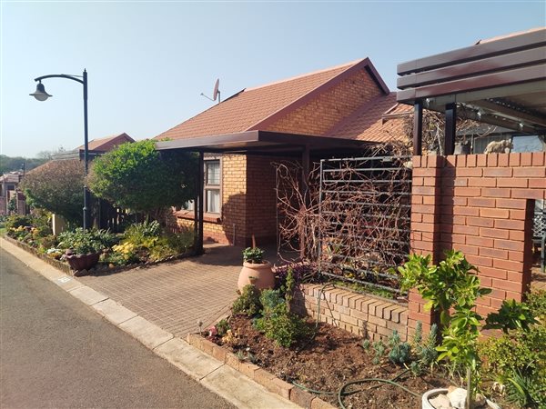 3 Bedroom Townhouse 3 Bedroom Townhouse