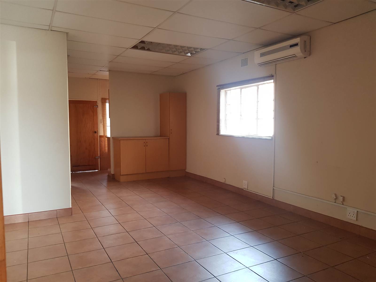 250  m² Commercial space in Witbank Central photo number 10
