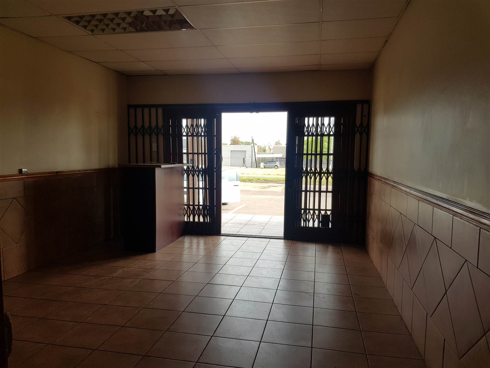 250  m² Commercial space in Witbank Central photo number 11