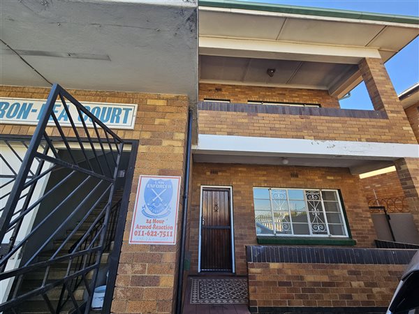 16 Bed Apartment in Jeppestown