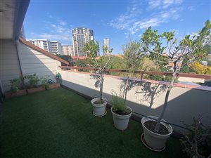 3 Bed Apartment in Benmore Gardens