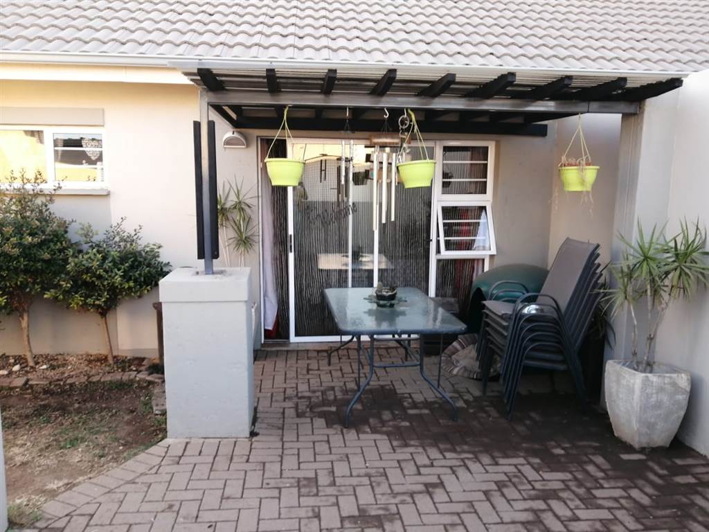 3 Bed Townhouse in Highveld Park photo number 1