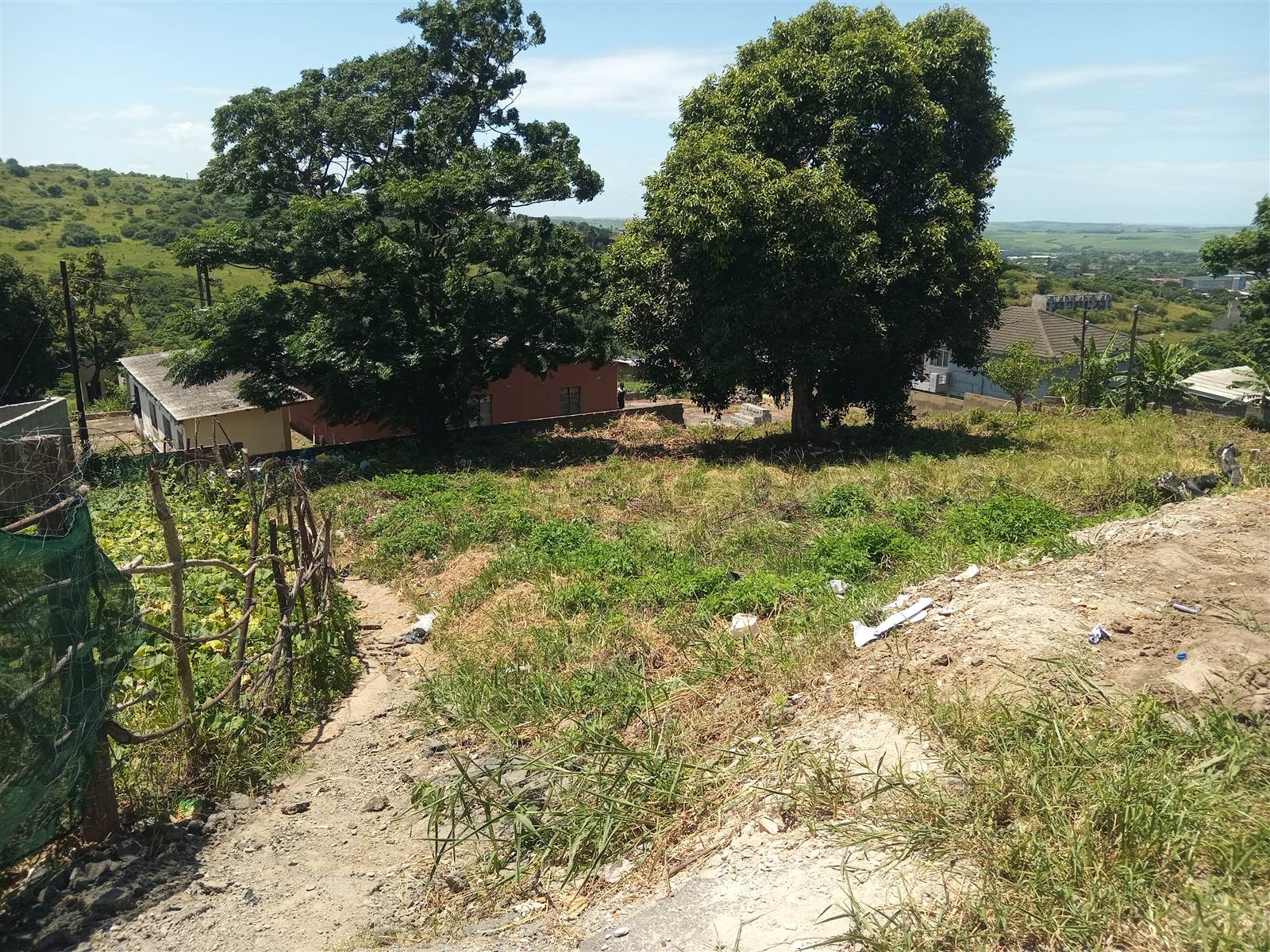 1769 m² Land available in Townview photo number 2