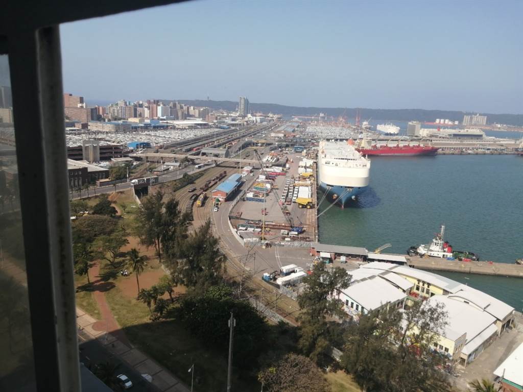 2 Bed Penthouse in Durban CBD photo number 25