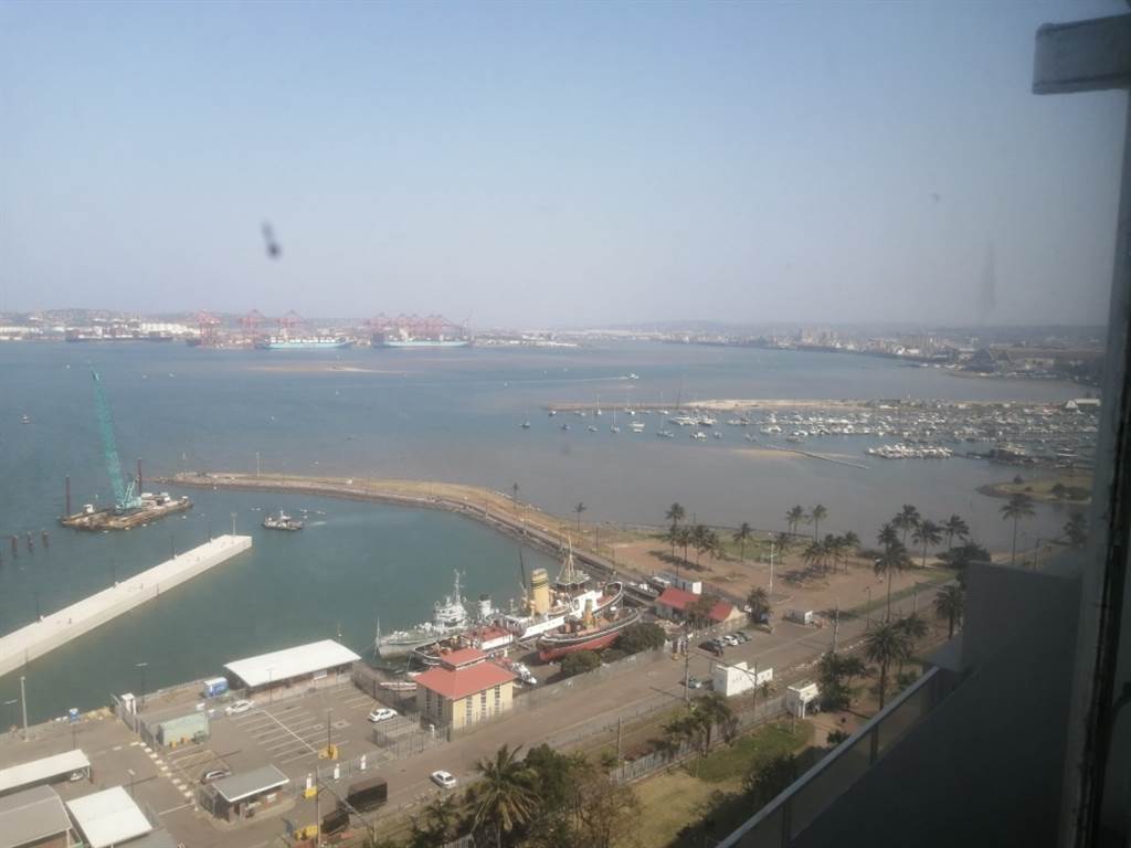 2 Bed Penthouse in Durban CBD photo number 6