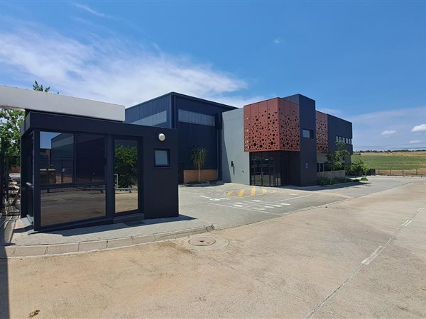 3 278  m² Industrial space