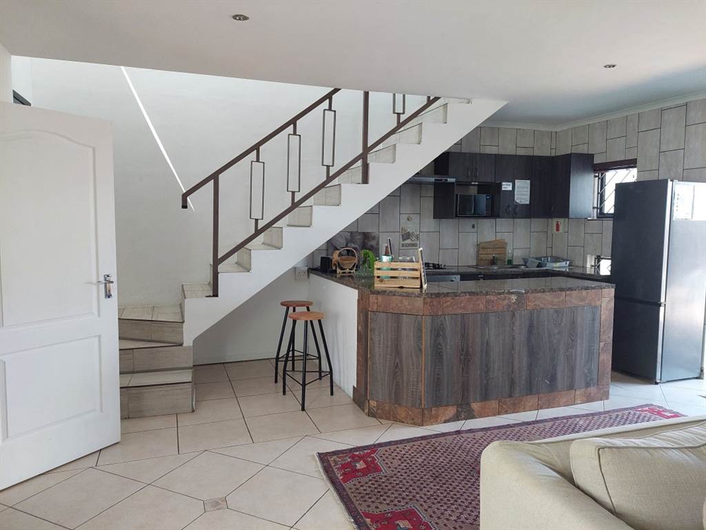 6 Bed House in Gordons Bay Central photo number 5