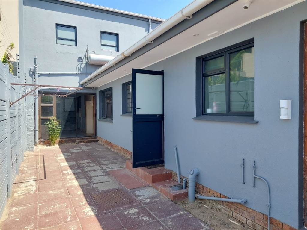 6 Bed House in Gordons Bay Central photo number 30