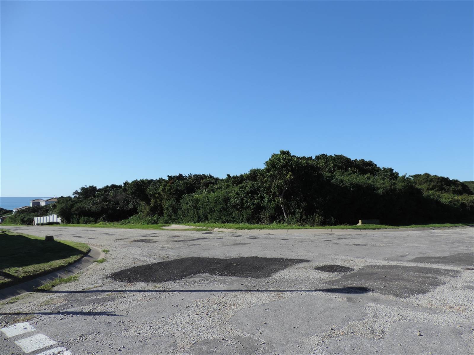 747 m² Land available in St Francis Bay photo number 4