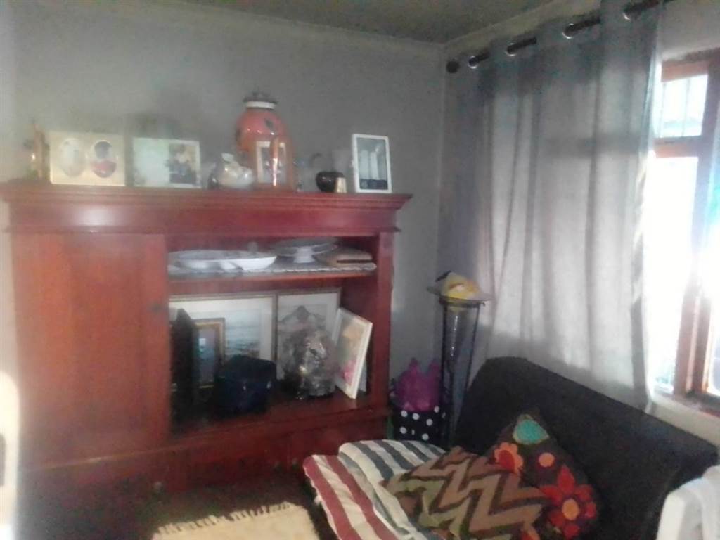 2 Bed House in Khayelitsha photo number 6