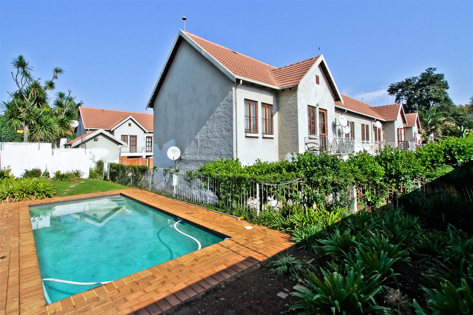 1 Bed Apartment in Saxonwold photo number 12