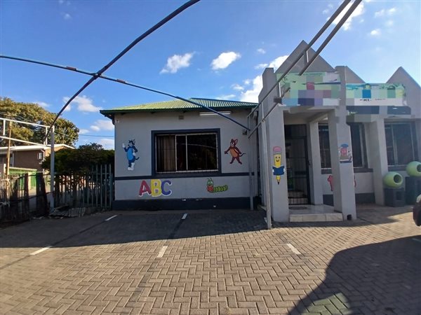 256 m² Commercial space 256 m² Commercial space