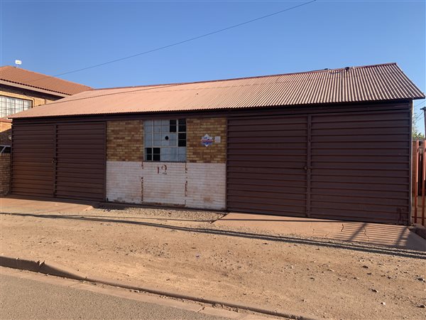 220 m² Industrial space 220 m² Industrial space