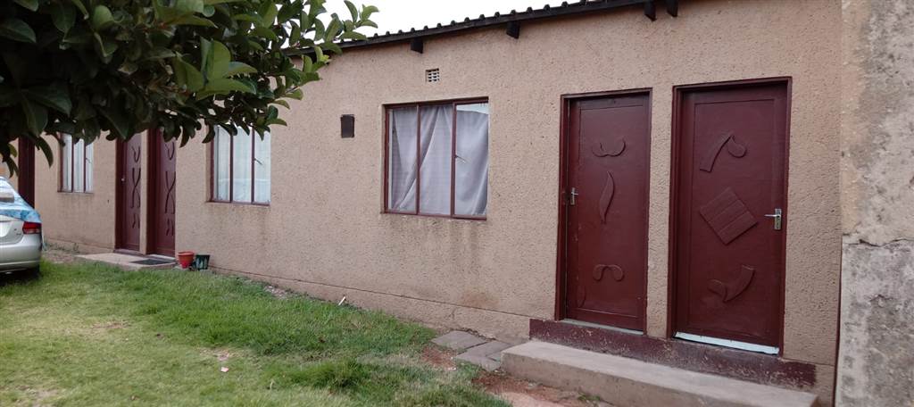2 Bed House in Naledi photo number 12