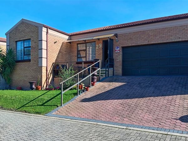 3 Bedroom Townhouse 3 Bedroom Townhouse