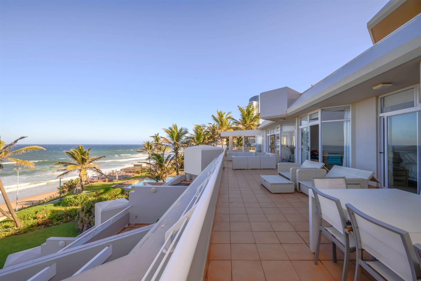 4 Bed Apartment in Umhlanga Rocks photo number 3