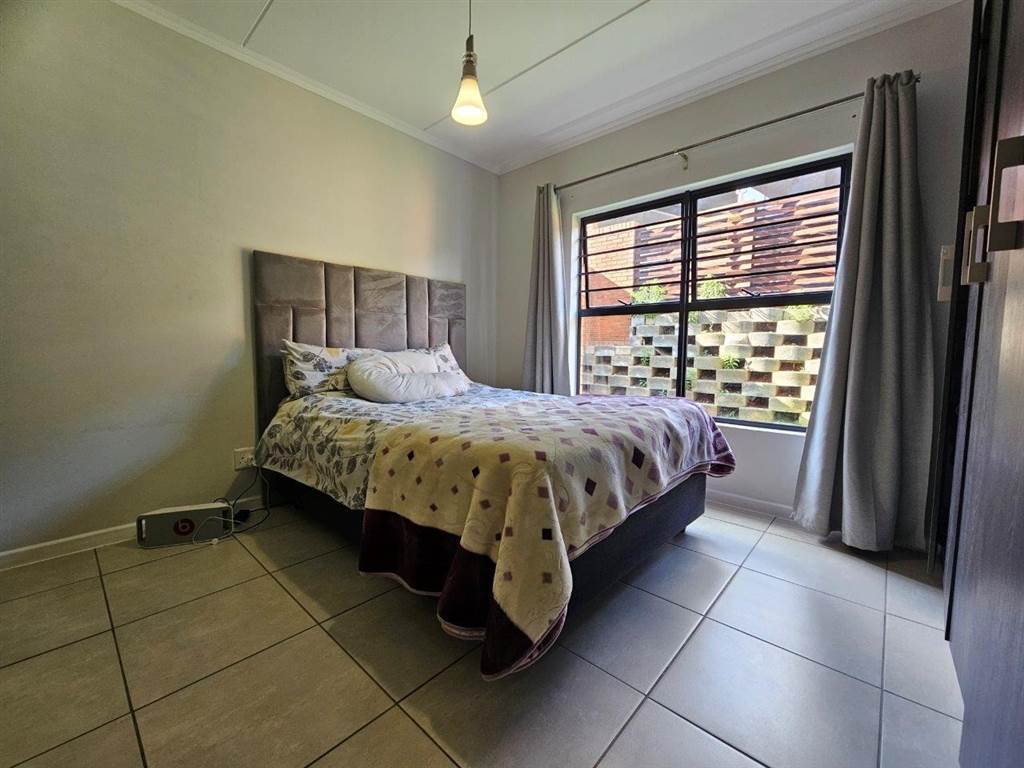 3 Bed Apartment in Olivedale photo number 17