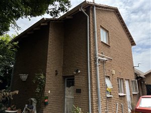 3 Bed House in Crown Gardens