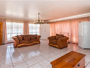 3 Bed House in Bosmont