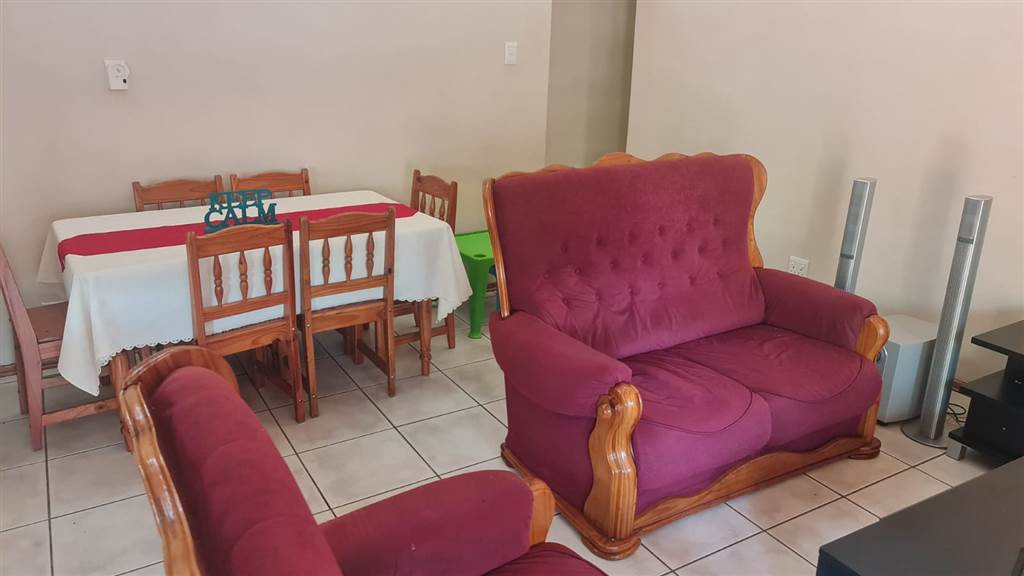 3 Bed Townhouse in Protea Park photo number 8