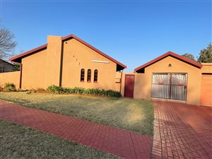 4 Bed House in Erasmia